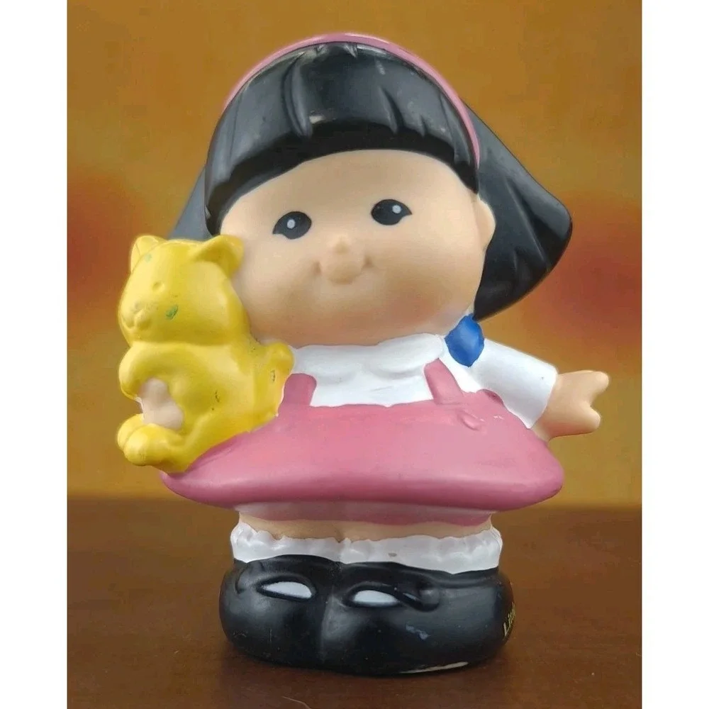Fisher Price Little People Sonya Lee Holding Yellow Cat 2001
